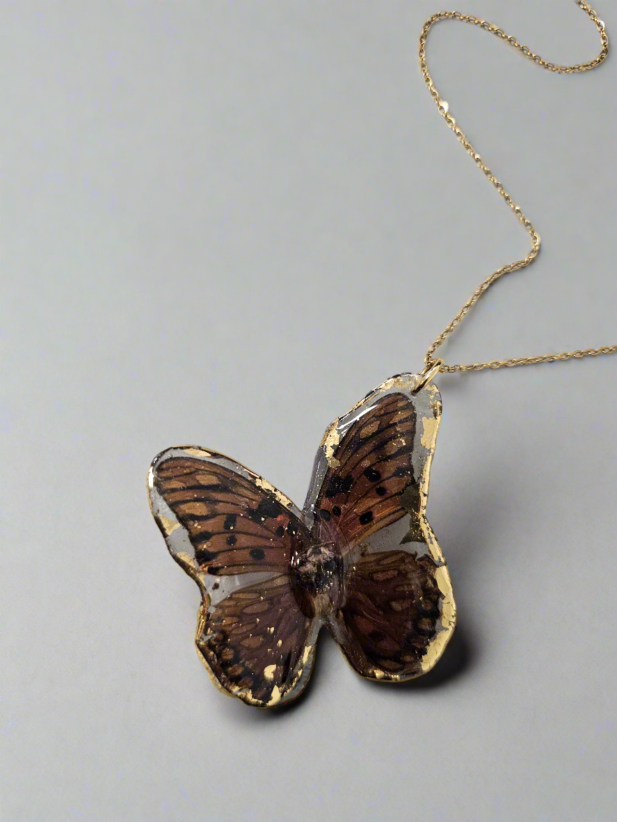 Mariposa necklace